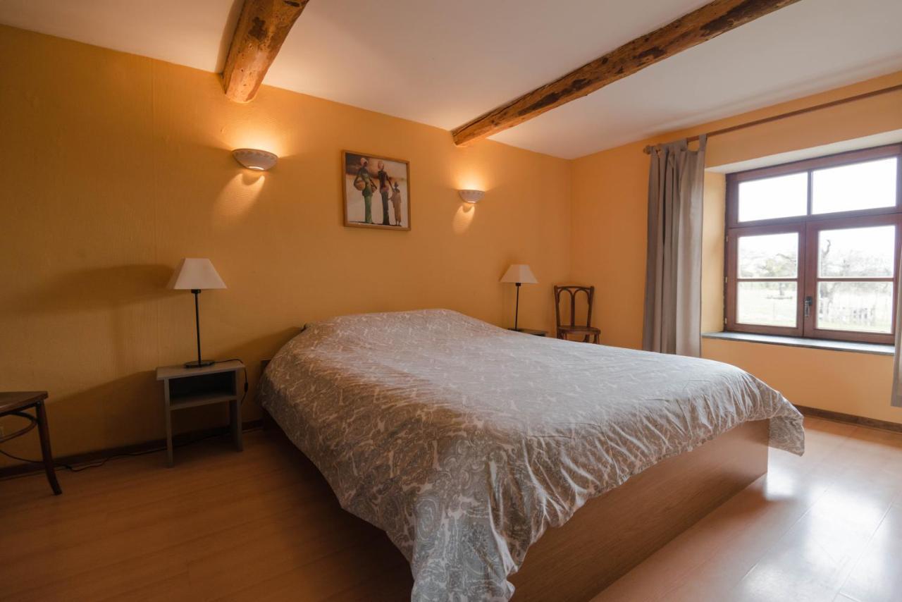B&B Les Trois Voisins Bourseigne-Vieille Exterior foto